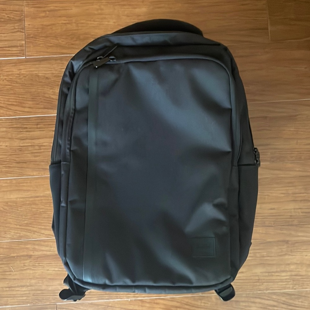 Herschel black 20L Tech Daypack